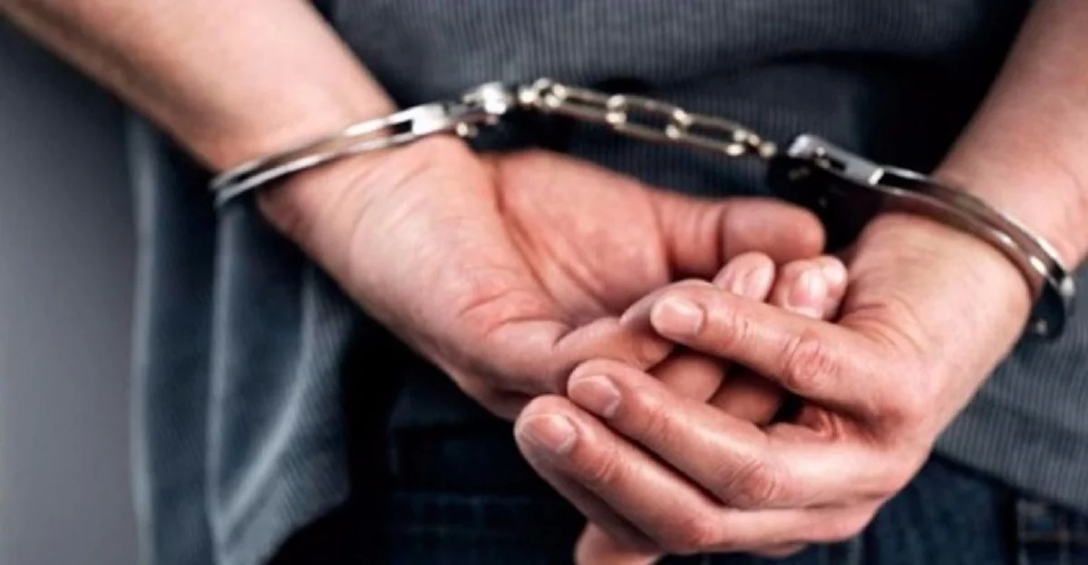 Tentoi të korruptonte policët në Durrës me 100 euro, arrestohet 38-vjeçari