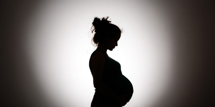 Lë shtatzënë 12-vjeçaren në Përmet, arrestohet i riu