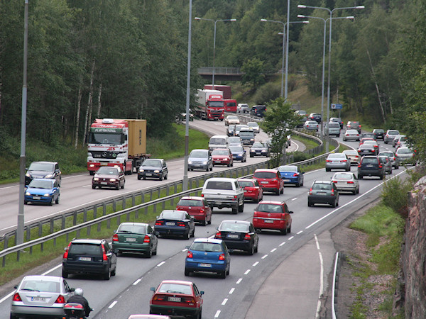 Shoferi gjobitet me 121 mijë euro për tejkalim shpejtësie në Finlandë