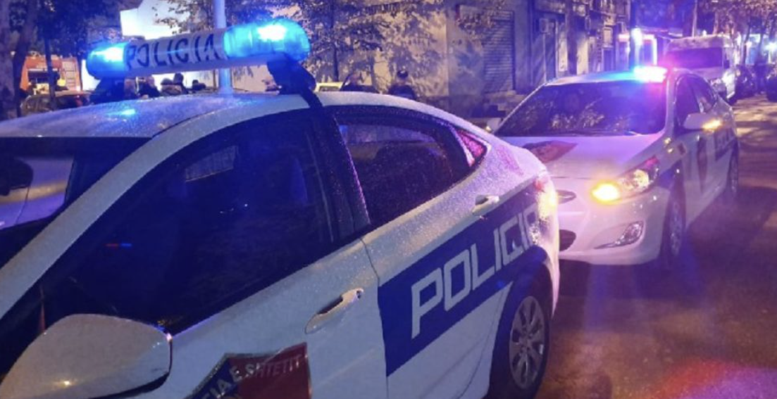 Plagosi një person me lopatë pas sherrit banal, arrestohet 60-vjeçari