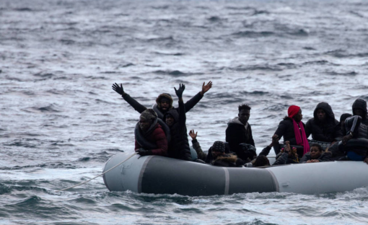 Fundoset një tjetër gomone, 35 emigrantë humbin jetën