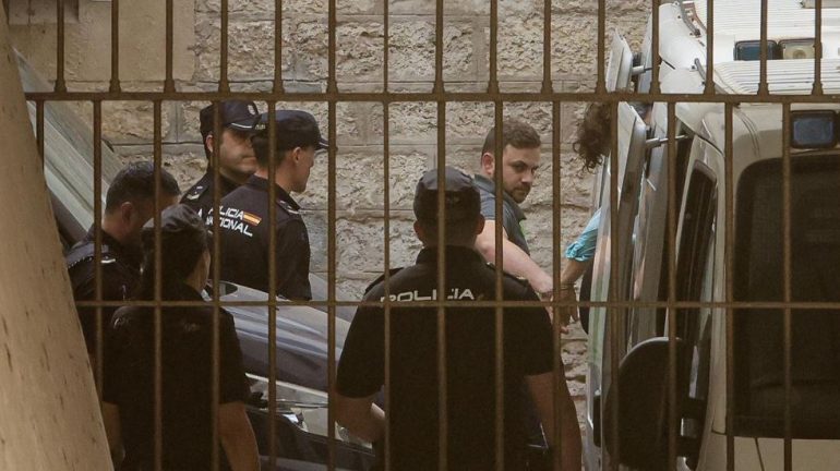 Goditet rrjeti shqiptar i drogës në Spanjë, sekuestrohen 4300 kg kokainë, 4 në pranga