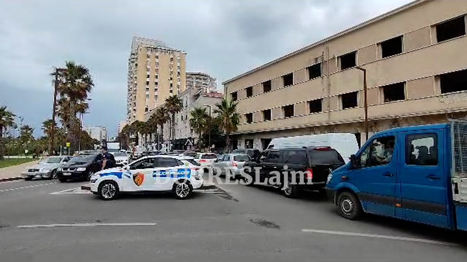 Sot nuk bëhet plazh, por shihni ç’ndodh me trafikun e makinave në Durrës (VIDEO)