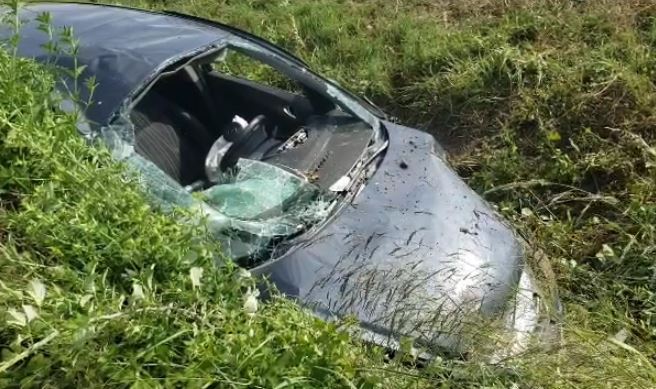 32-vjeçarja bie në kanal me makinë, ndërron jetë gjatë rrugës për në spital