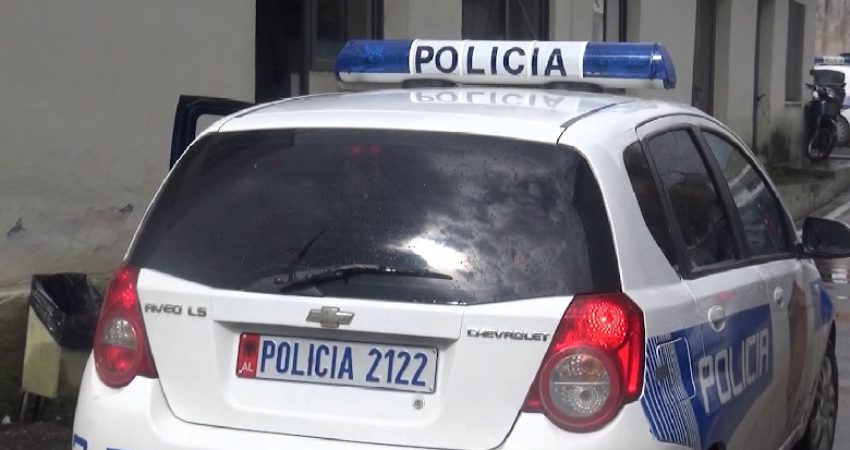 Përplasi një automjet dhe u largua nga vendngjarja, arrestohet polici në Pogradec