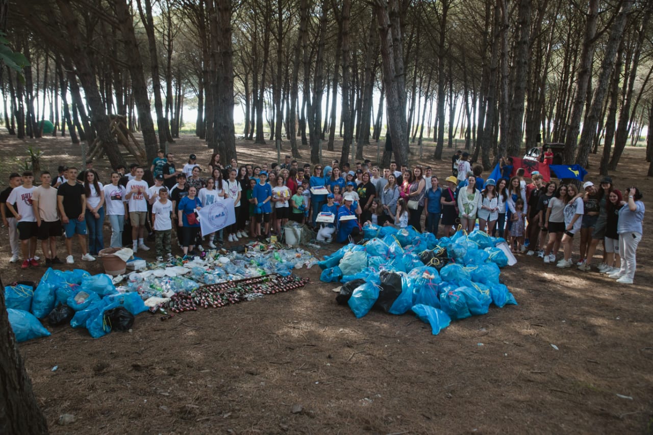 Aksion pastrimi në Sektor Rinia, RiverCleanup Albania largon 315 kg mbetje. Muzhaqi: Mbrojtja e mjedisit, detyrë qytetare