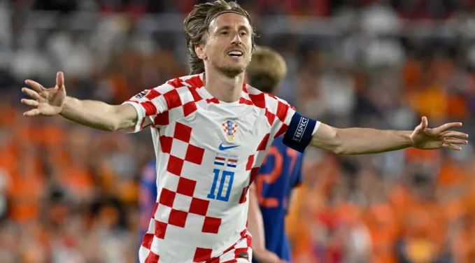 Gazetari holandez i bën kërkesën e pazakontë Modriçit: Më trego pasaportën sepse ti nuk mund të jesh 37 vjeç