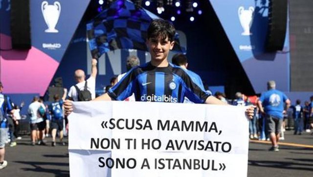 Gjesti i tifozit që mori vëmendjen në finalen e Champions League: “Më fal mami”