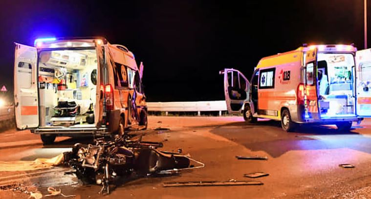 Humbi kontrollin e makinës dhe u përplaset me barrierat e rrugës, humb jetën 39-vjeçari shqiptar në Itali (EMRI)