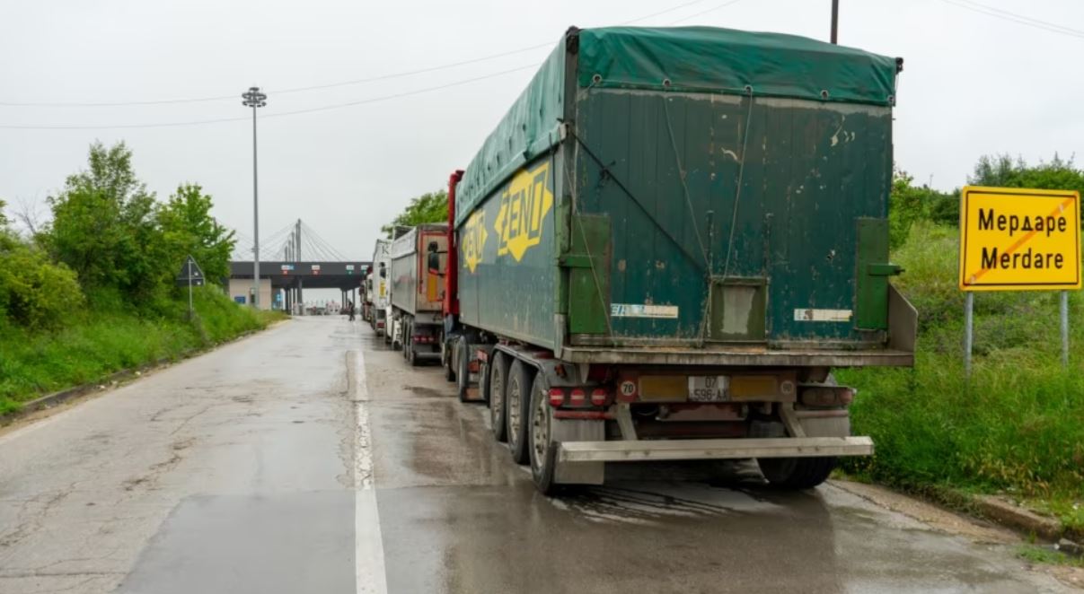 Kamionët me mallra serbe nuk lejohen sërish të hyjnë në Kosovë