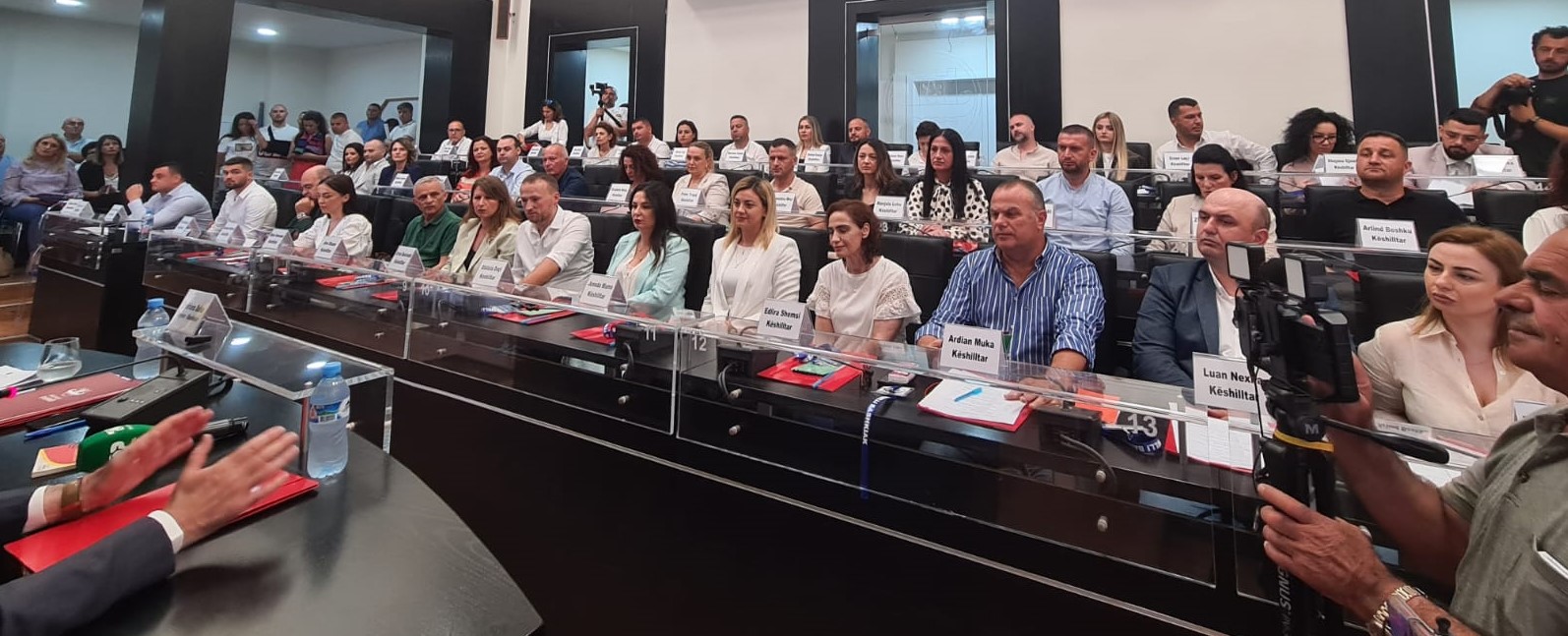 LIVE/ Nis mbledhja e parë e Këshillit të ri Bashkiak të Durrësit (VIDEO)