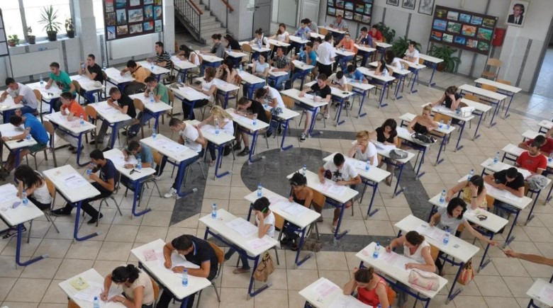Sot provimi i parë i Maturës/ Mbi 30 mijë maturantë testohen në gjuhën e huaj, rregullat e reja