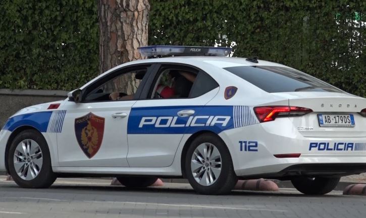 Mbante armë gjahu dhe shpërndante kokainë në Kamëz dhe Bathore, arrestohet 45-vjeçari