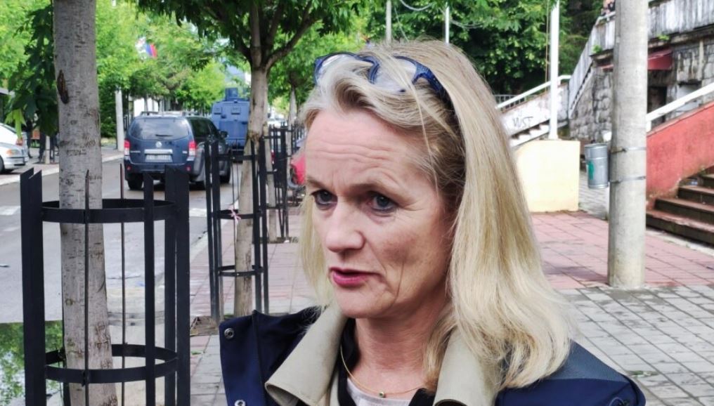 Tensionet në Veri, Von Cramon vë paralele mes protestave në Beograd dhe arrestimit të efektivëve të Kosovës