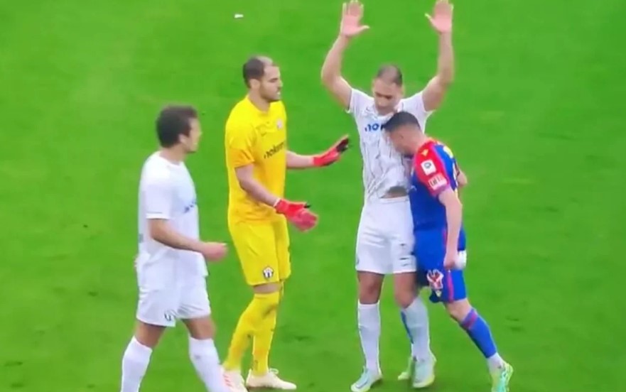 Xhaka si Zidane, i penduar pasi goditi me kokë kundërshtarin: Më shau familjen, nuk durova!