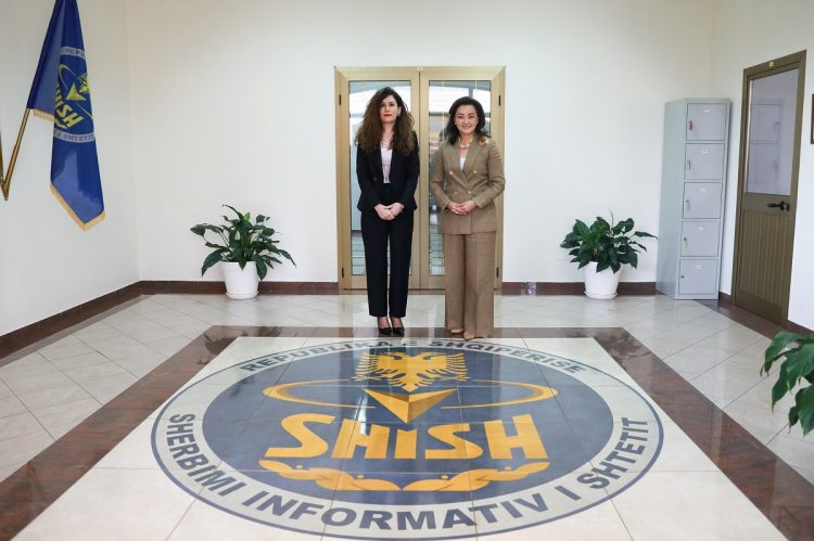 Ambasadorja Kim takon drejtoreshën e SHISH, Vlora Hyseni: Bashkëpunim në sigurinë kombëtare dhe inteligjencën