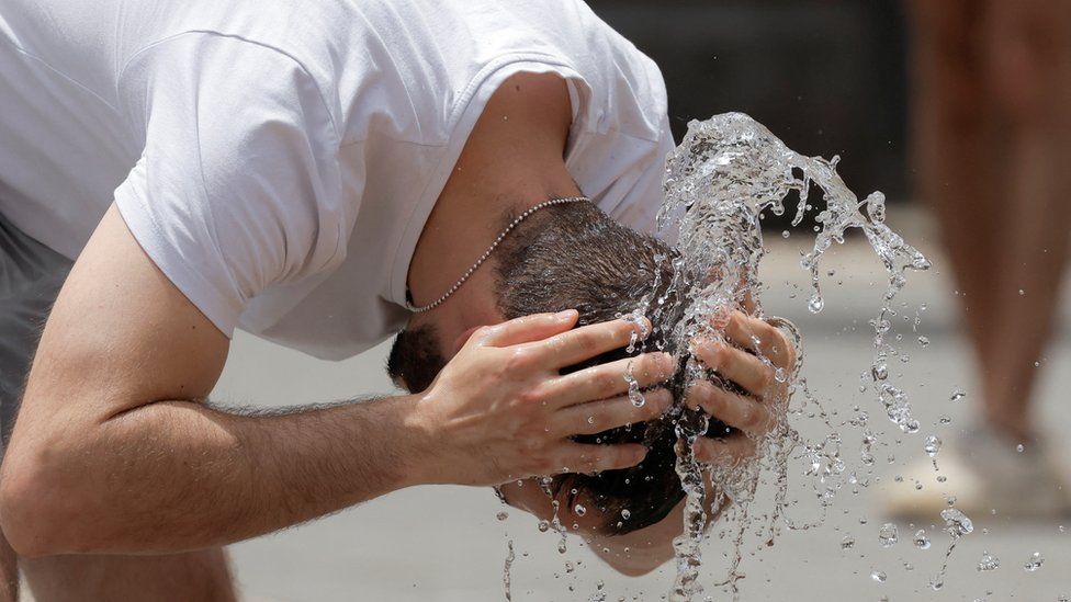 &#8220;Përvëlohet&#8221; Europa, temperaturat pritet të shkojnë 48 gradë