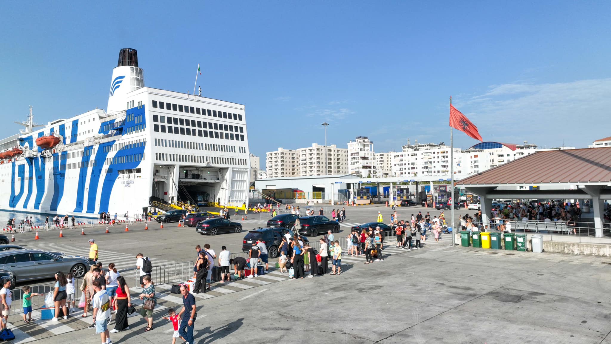 Rama: Porti i Durrësit priti 11 mijë pasagjerë këtë fundjavë (FOTO)