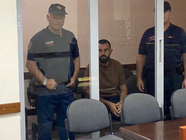 Policia sërish kontrolle në banesën e Valter Bamit, del duarbosh