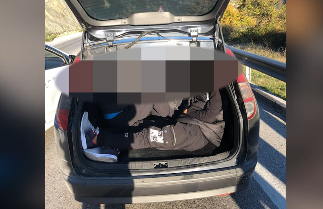 Ishte shpallur në kërkim për trafikim emigrantësh, vihet në pranga një 22-vjeçar