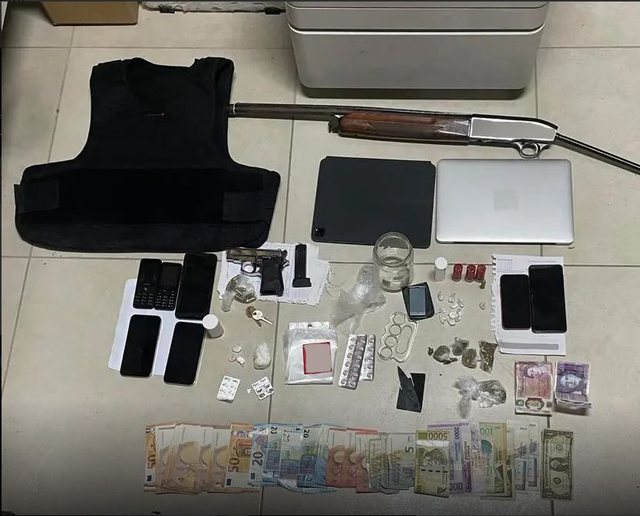 I dënuar për vrasje, arrestohet i riu shqiptar në Zakynthos