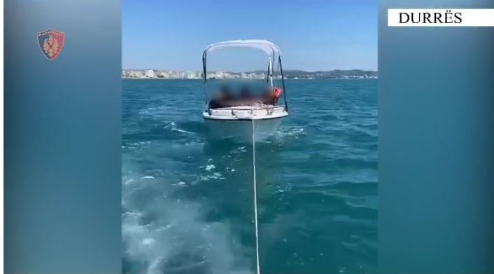 Rrezikuan të mbyteshin në det, policia kufitare shpëton 4 pjesëtarë të një familje në Durrës