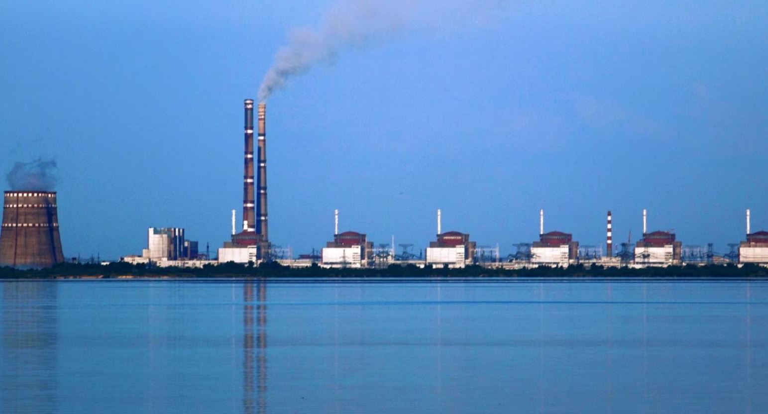 Zelensky flet pas telefonatës me Macron: Rusia po planifikon provokime të rrezikshme në centralin bërthamor