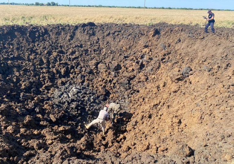 “Rrëzuan një raketë”, shpërthim i fuqishëm pranë një aeroporti ushtarak rus