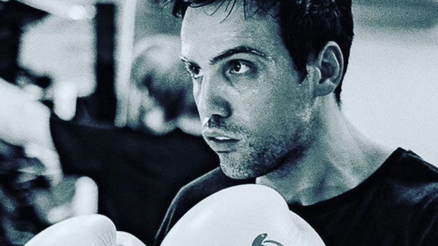 “Zemër flori, dua të të kujtoj gjithmonë kështu”, miqtë prekin me fjalët për humbjen e 29-vjeçarit shqiptar: Do na mungosh!