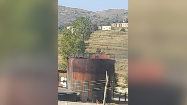 Përfshihet nga flakët një pus nafte