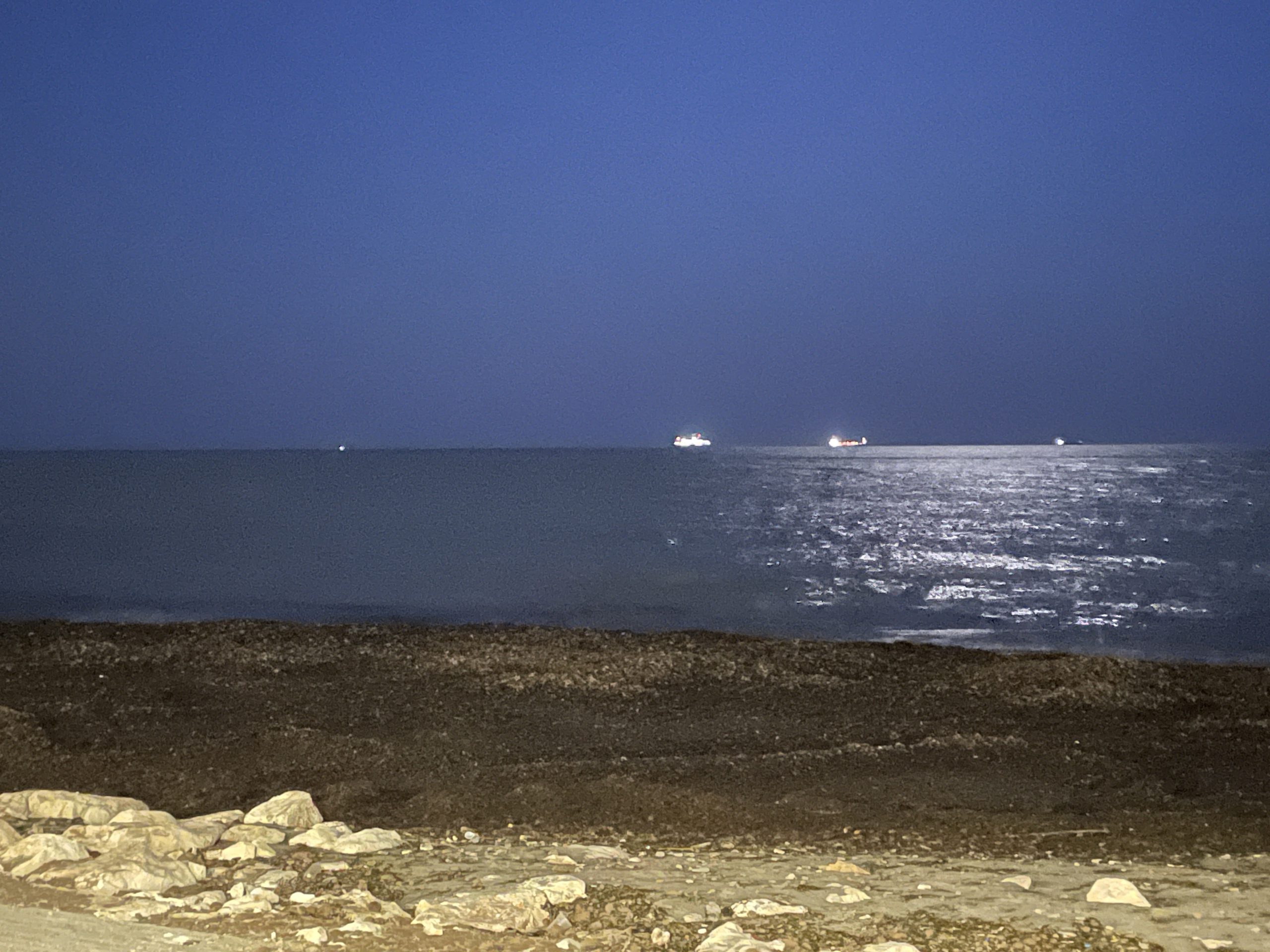 Gjendet e mbytur një grua në plazh