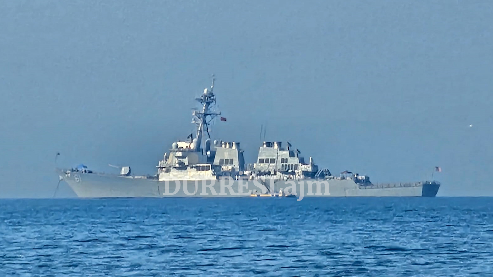 Mbërrin në portin e Durrësit shkatërruesi i raketave të komanduara USS Ramage (FOTO)