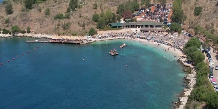 VOA: Siguria e plazheve dhe shërbimet, pikat e dobëta të turizmit shqiptar