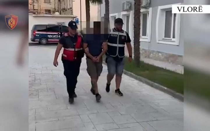 Shpërndante kanabis në qytetin e Vlorës, 28-vjeçarit i gjenden 500 doza me vete