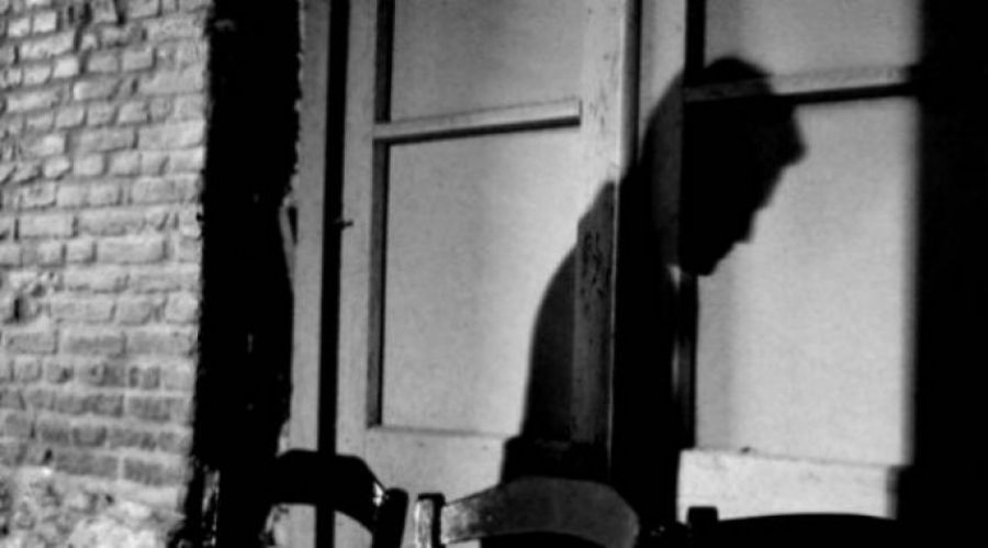 Zhduket i riu, babai ngre alarmin në polici