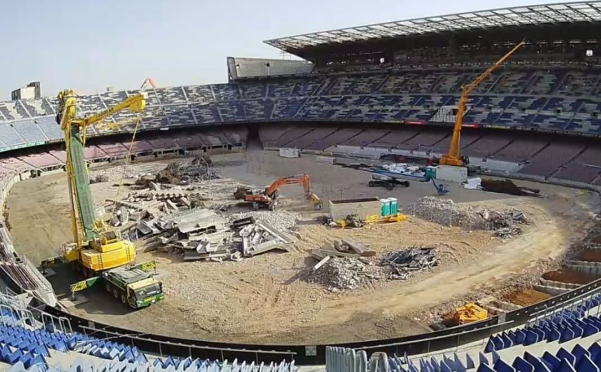 Gjashtë javë pas ndeshjes së fundit nis shembja e stadiumit legjendar të Barcelonës, Camp Nou, për rinovimin 1.5 miliardë dollarë