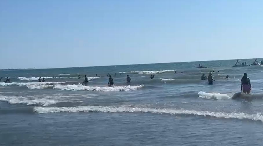 Një pushuese nga Kosova rrezikon të mbytet në Shëngjin, rasti i tretë brenda një jave