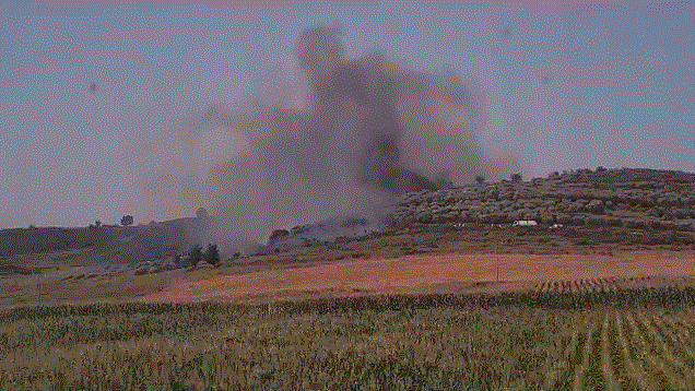 Vatër e re zjarri në Vlorë, flakët përfshijnë kodrën me bimësi (VIDEO)