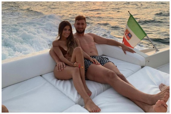 Hajdutët i hyjnë në shtëpi, lidhin Donarumën dhe të fejuarën e tij dhe u grabisin 500 mijë euro