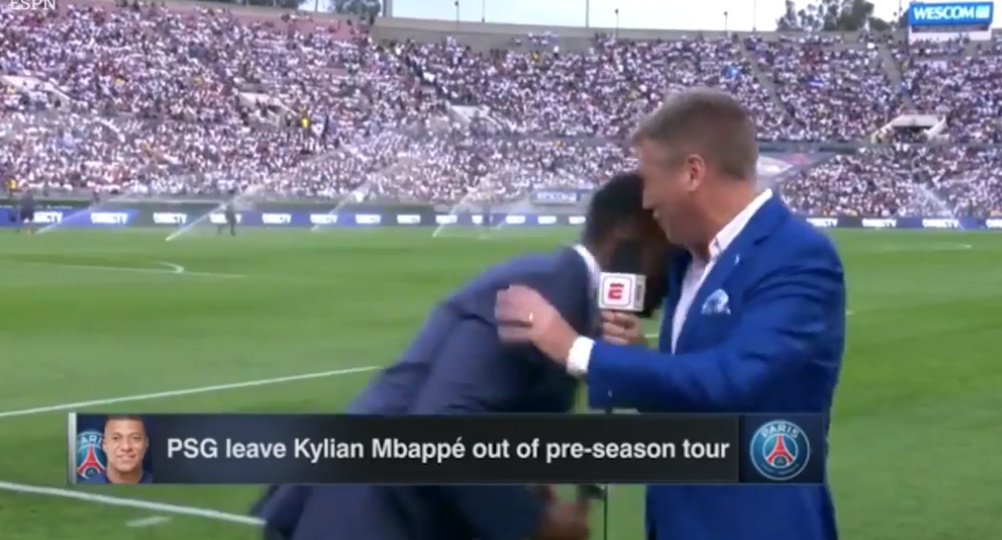 Ish-ylli i Premier Ligës bie pa ndjenja gjatë transmetimit, momente paniku përpara miqësores Milan-Real