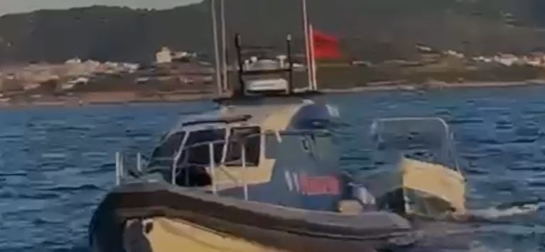 Rrezikoi jetën e pushuesve duke shkelur perimetrin e sigurisë në plazh, bllokohet mjeti lundrues dhe ndëshkohet drejtuesi