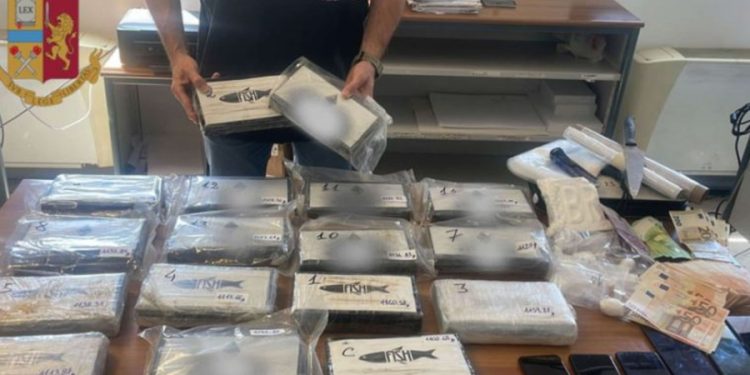 Shkëmbyen çantat me kokainë, pranga 3 shqiptarëve në Itali, iu kapet sasi e madhe droge