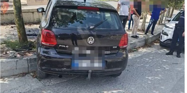 Vodhi dy automjete brenda pak orëve, përfundon aventura e të riut në Tiranë, bie në pranga
