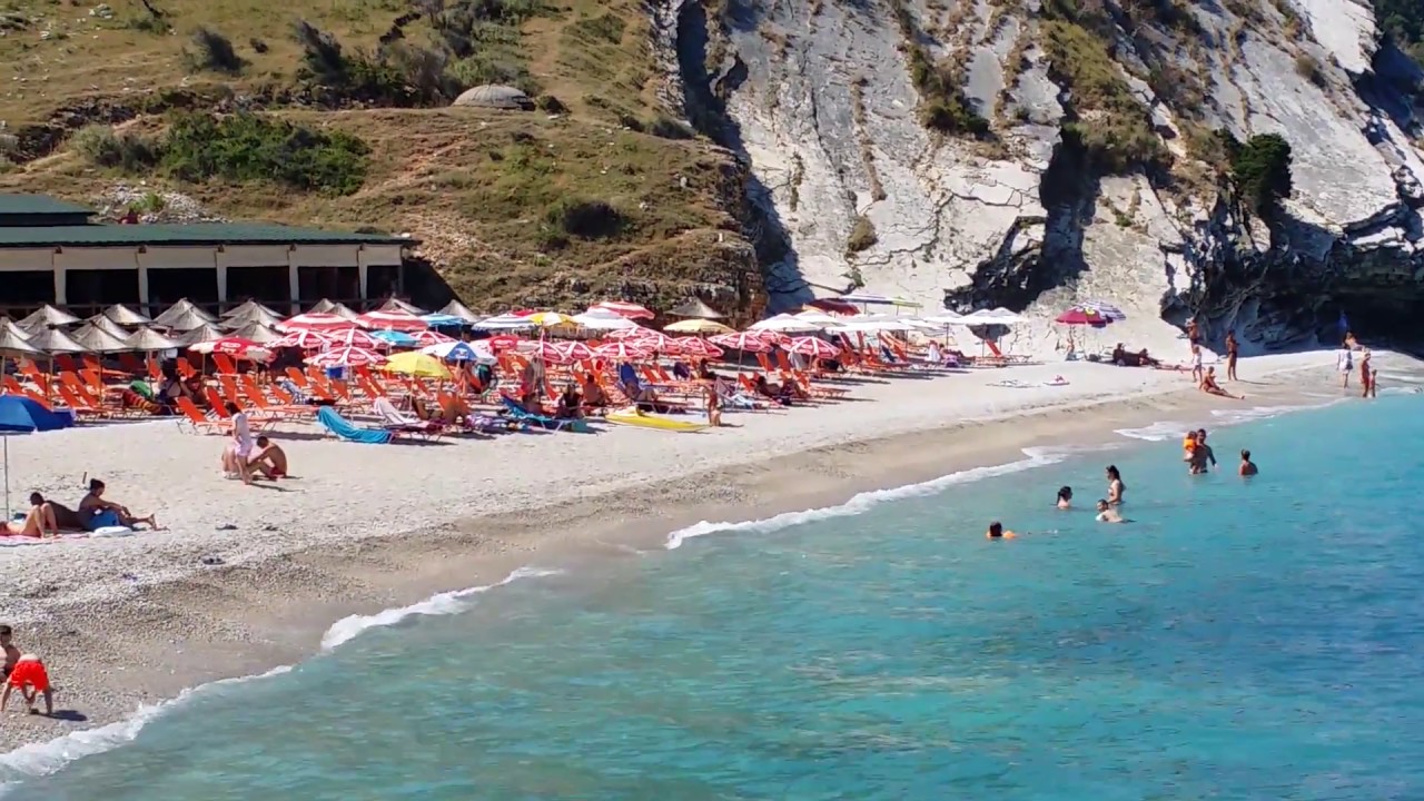 Kishte zaptuar plazhin pa lejen e bashkisë, nën hetim pronari