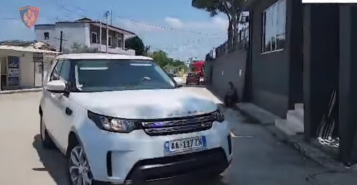 Me qindra doza kanabisi në makinë, arrestohet 47-vjeçari në Lushnje