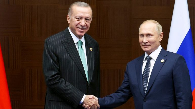 Rusia deklaroi tërheqjen nga akordi, Erdogan: Putin dëshiron që marrëveshja e grurit të vazhdojë