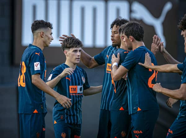 Milan bën një tjetër goditje në merkato, afron yllin e Valencias