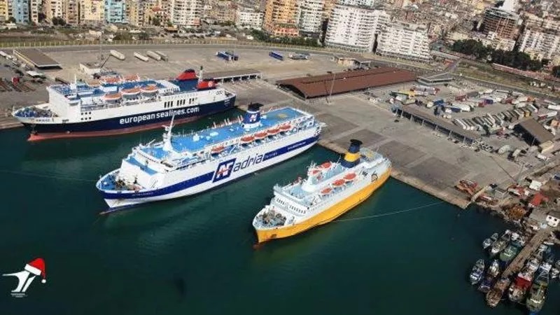 Me traget drejt Durrësit bashkë me turistët &#8220;low cost&#8221;: Largohemi nga çmimet e çmendura të Italisë