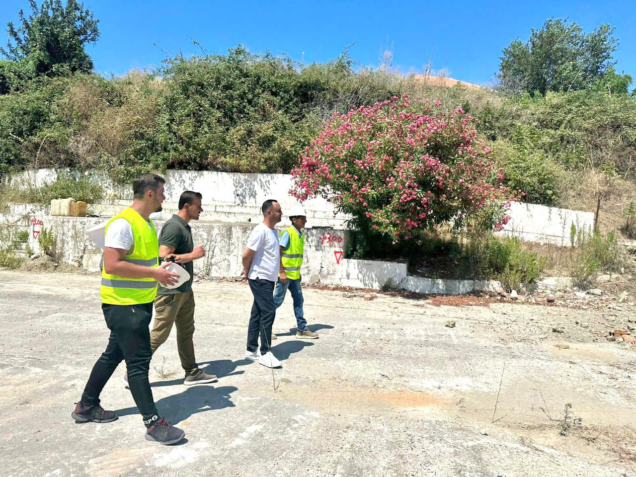 Deputeti Çyrbja jep lajmin e mirë: Nisën punimet për rindërtimin e shkollës së parë shqipe në qarkun e Durrësit (FOTO)