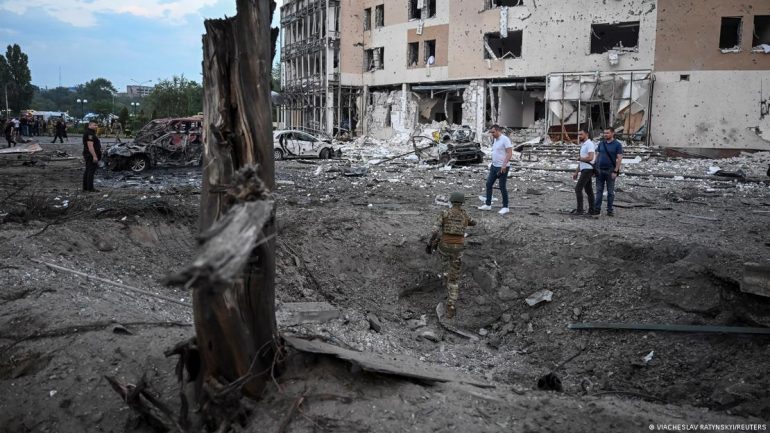 Nga shtatori në Rusi fëmijët do të kenë libra të rinj të historisë, tekstet që justifikojnë luftën në Ukrainë